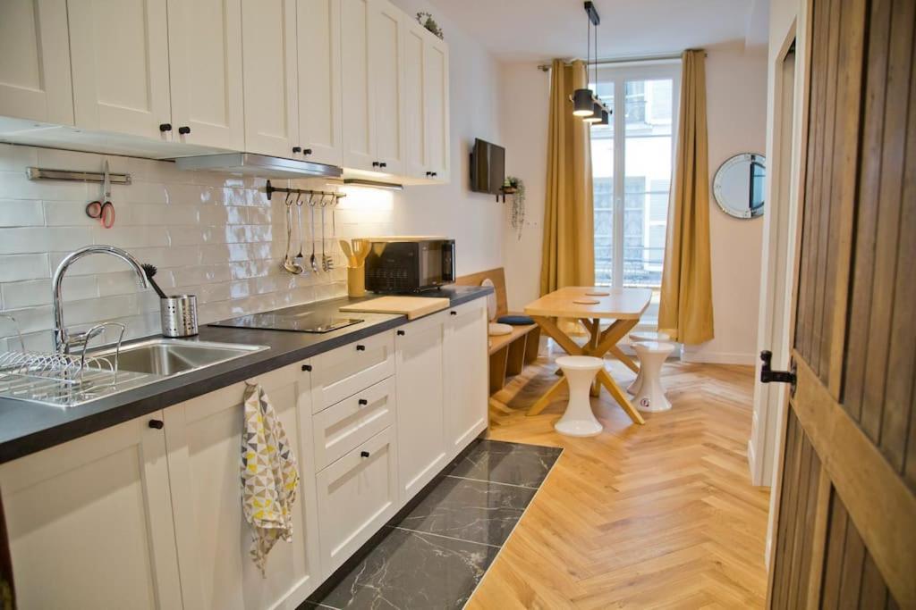 Fully Renovated Historic Apt In Heart Mouffetard Париж Экстерьер фото